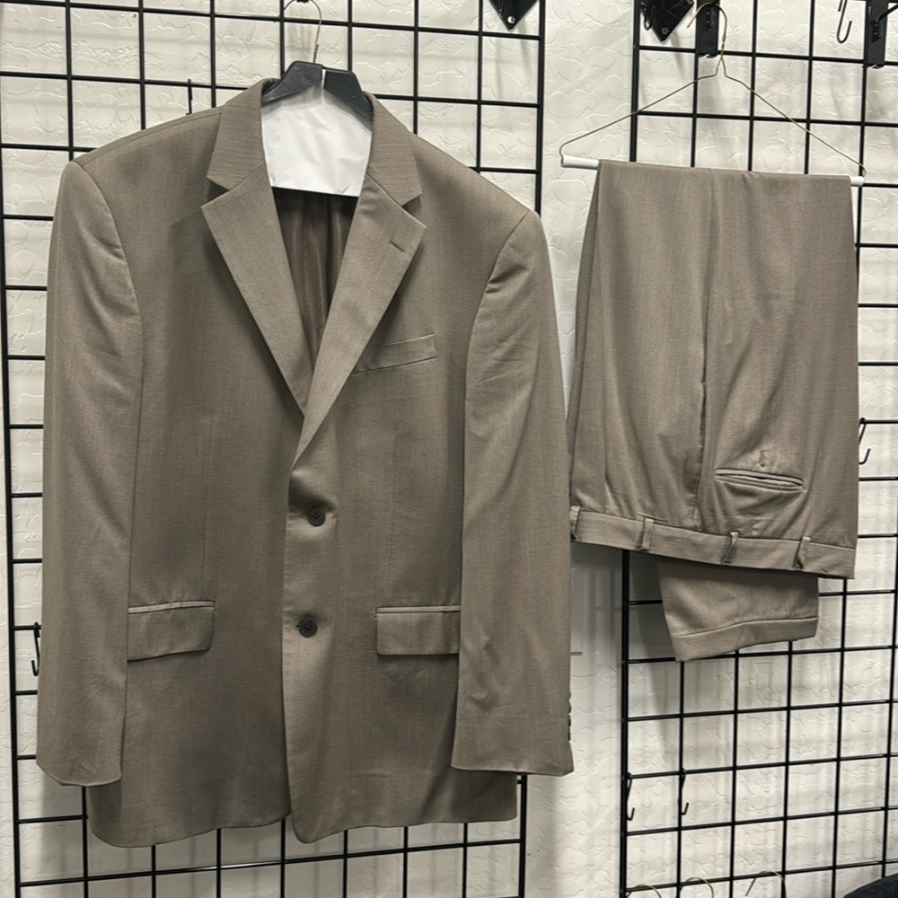 Oscar De La Renta PROFILE suit